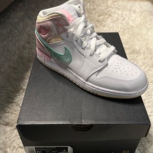Air Jordan 1 Mid